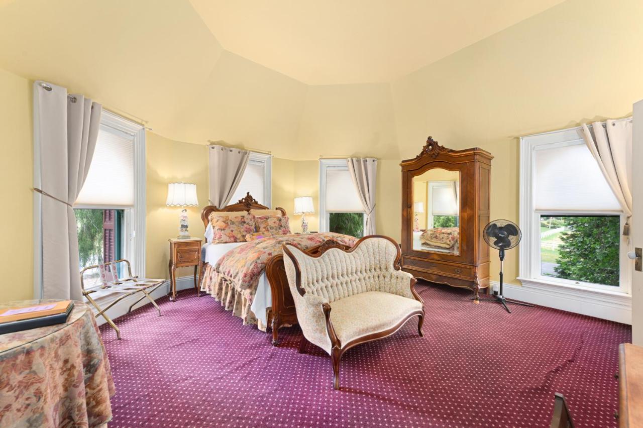 The Gables Wine Country Inn Санта-Роза Экстерьер фото